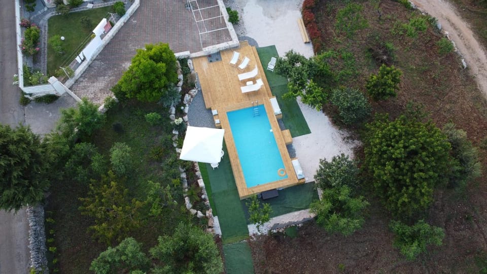 Day, Swimming pool