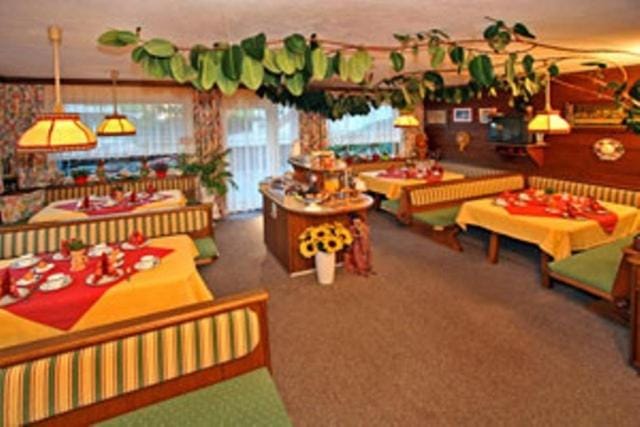 Restaurant/places to eat, Continental breakfast