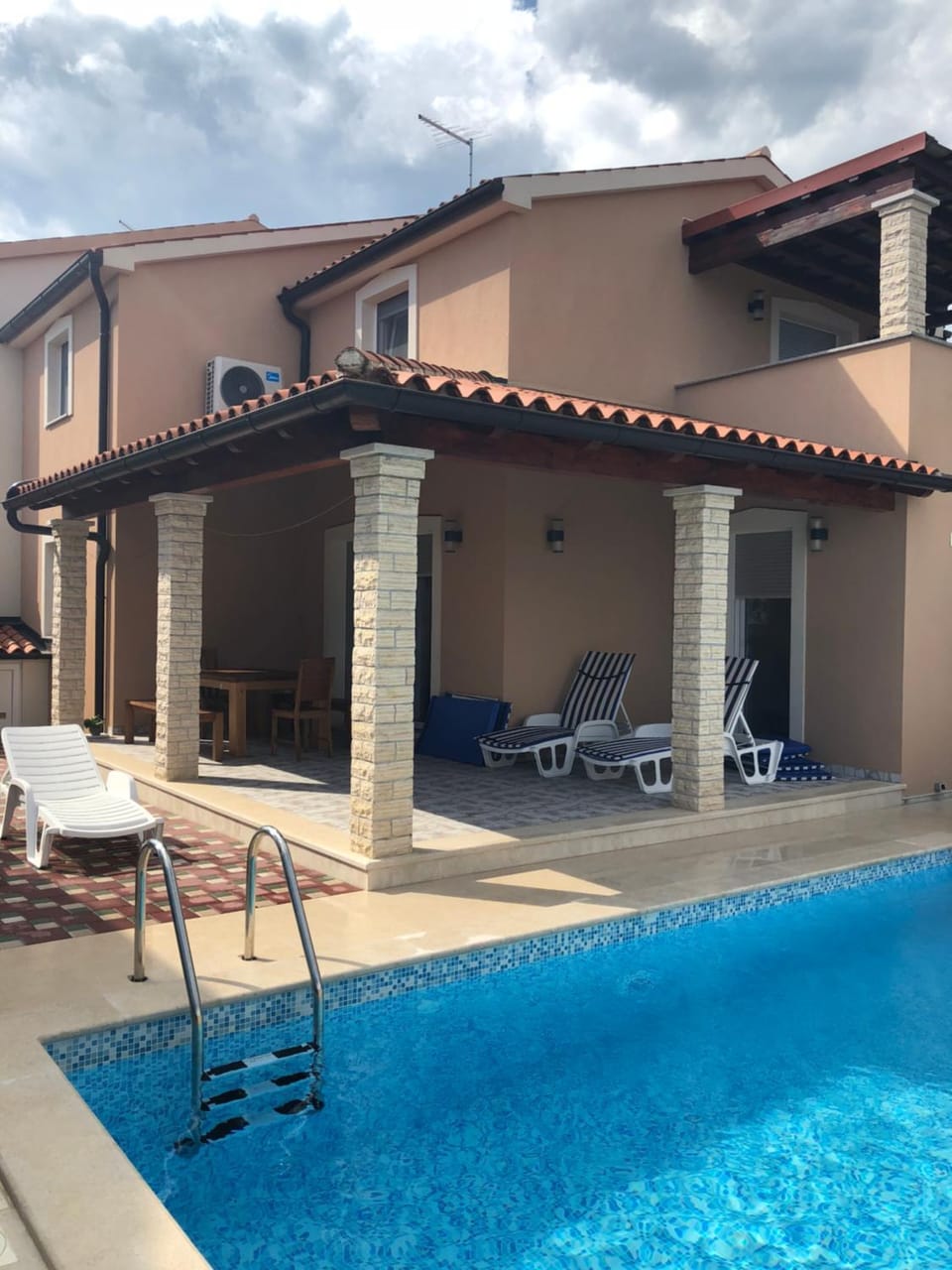 Balcony/Terrace, Swimming pool