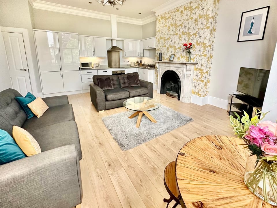 Kitchen or kitchenette, Living room