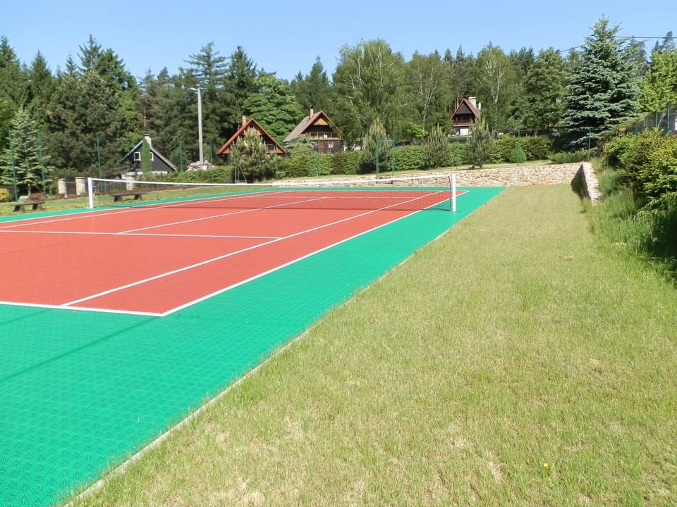 Activities, Tennis court