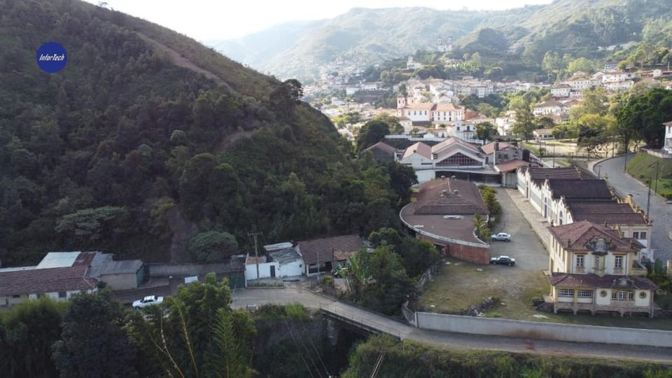 Day, Neighbourhood, Natural landscape, City view, Mountain view, Street view
