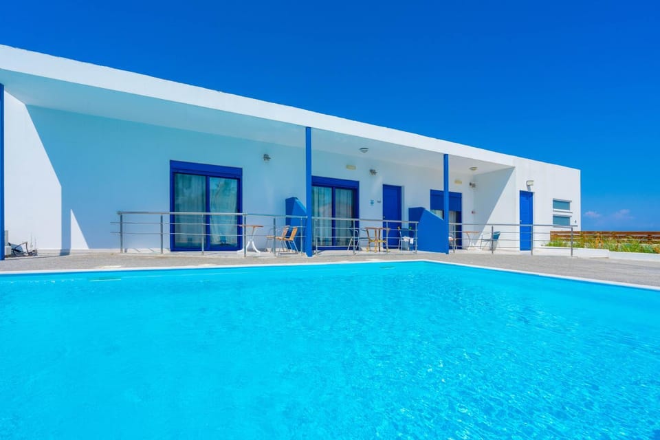 Property building, Pool view, Swimming pool, Swimming pool