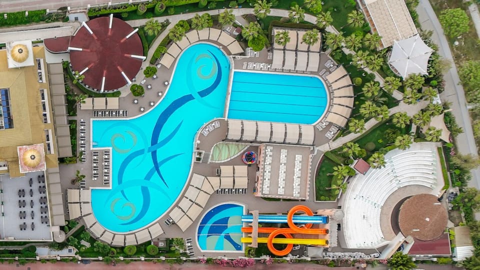 Bird's eye view, Swimming pool