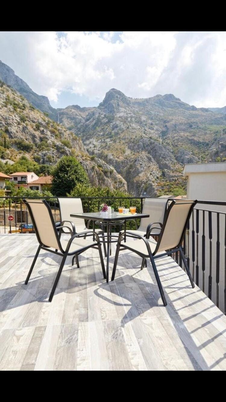 Patio, Garden, Balcony/Terrace, Seating area, City view, Mountain view, Sea view, Quiet street view, Inner courtyard view