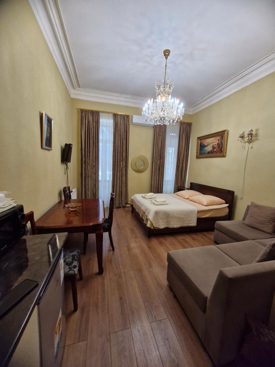 Photo of the whole room