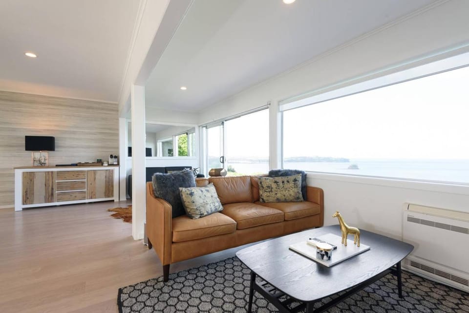 Living room, Sea view