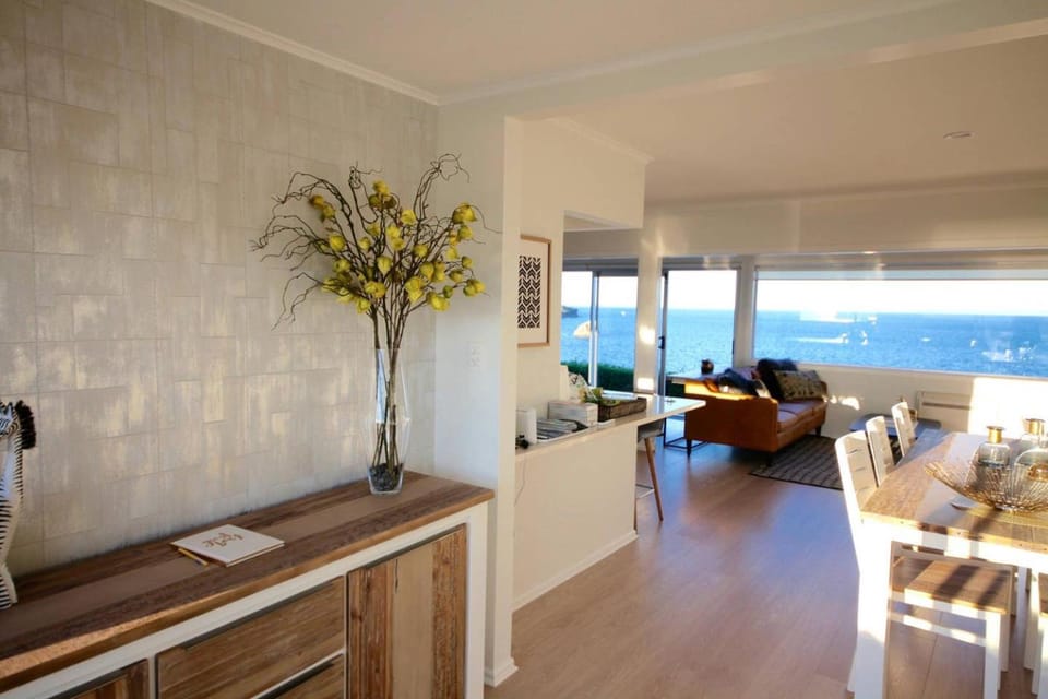 Photo of the whole room, Decorative detail, Sea view
