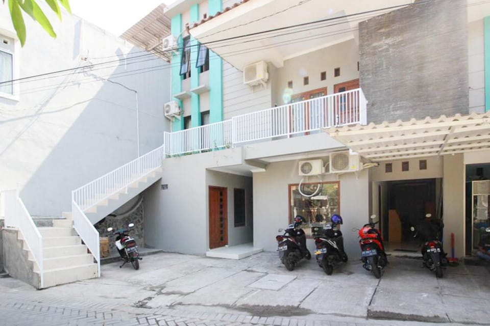 Facade/entrance