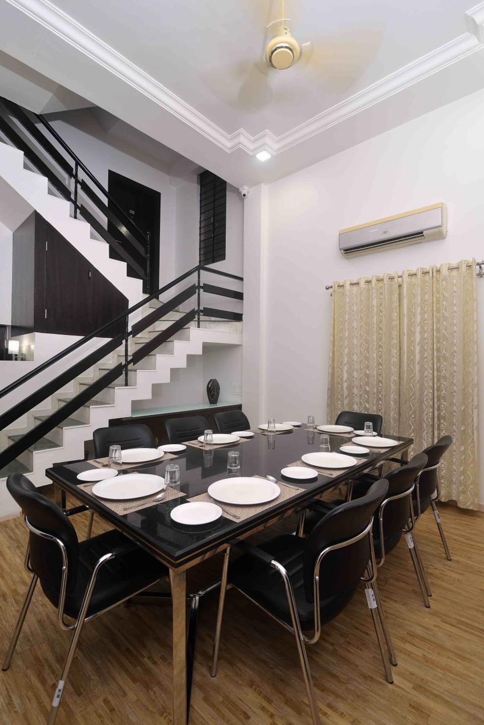 Dining area, Breakfast