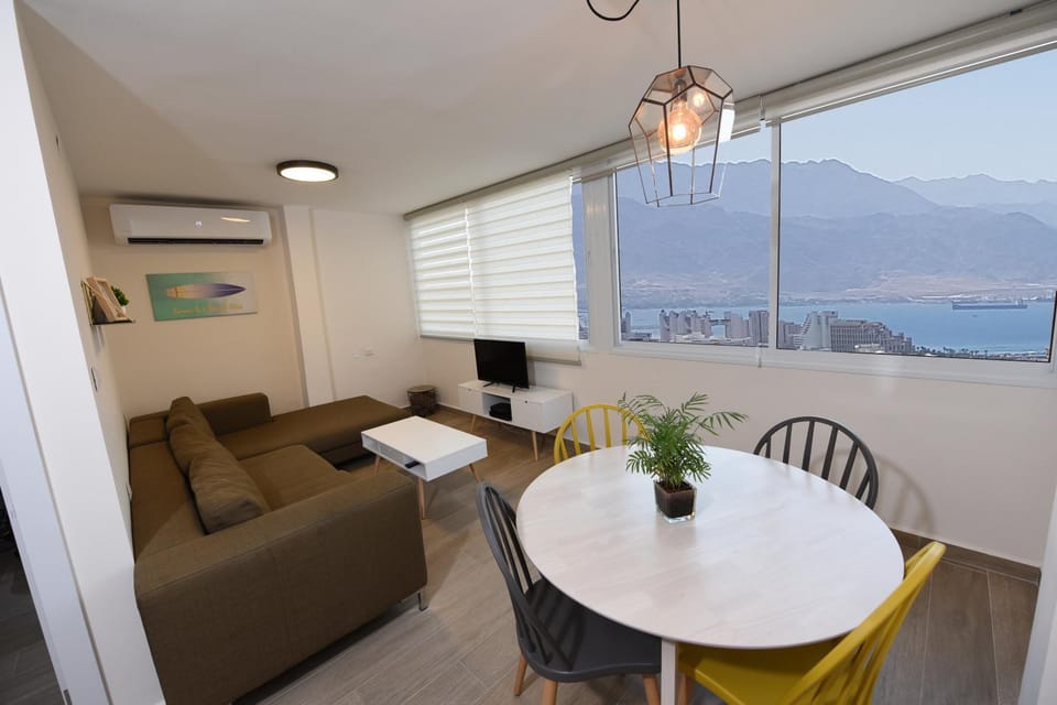 View (from property/room), Seating area, Dining area, City view, Garden view, Landmark view, Mountain view, Sea view, Street view, Quiet street view