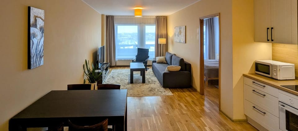 TV and multimedia, Kitchen or kitchenette, Living room, Seating area, Dining area, oven, stove