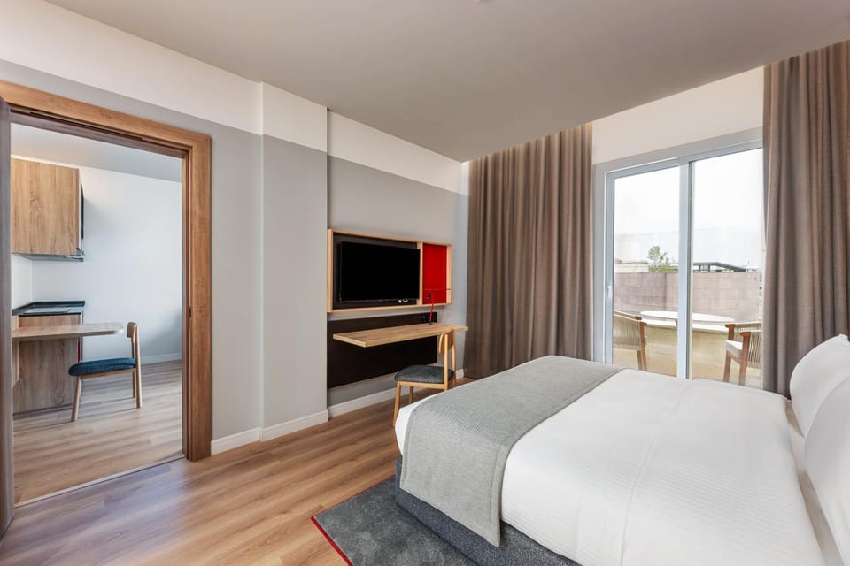 Bed, Living room, Photo of the whole room, Bedroom