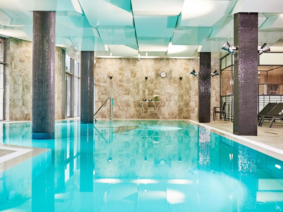 Swimming pool, Swimming pool