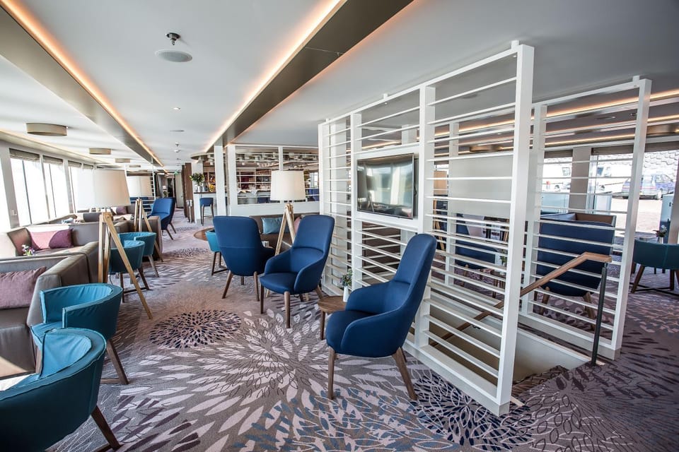 Lounge or bar