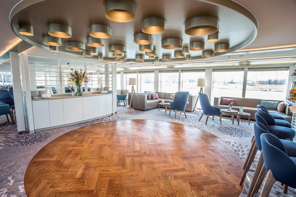 Lounge or bar