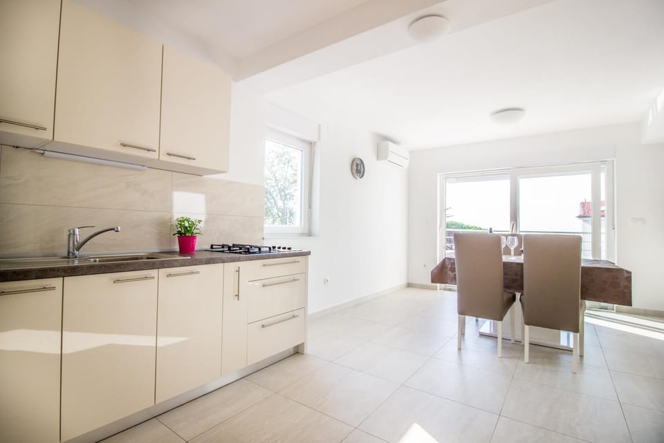 Day, Summer, Coffee/tea facilities, Kitchen or kitchenette, Seating area, Dining area, On site