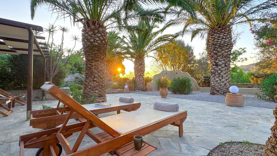 Garden, Seating area, Garden view