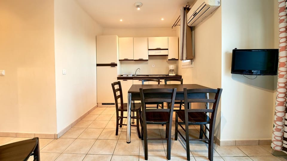 TV and multimedia, Kitchen or kitchenette