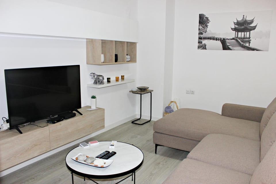 TV and multimedia, Living room, Seating area