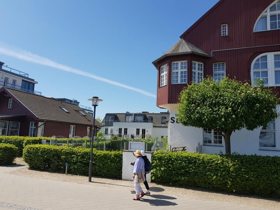 Property building, Restaurant/places to eat