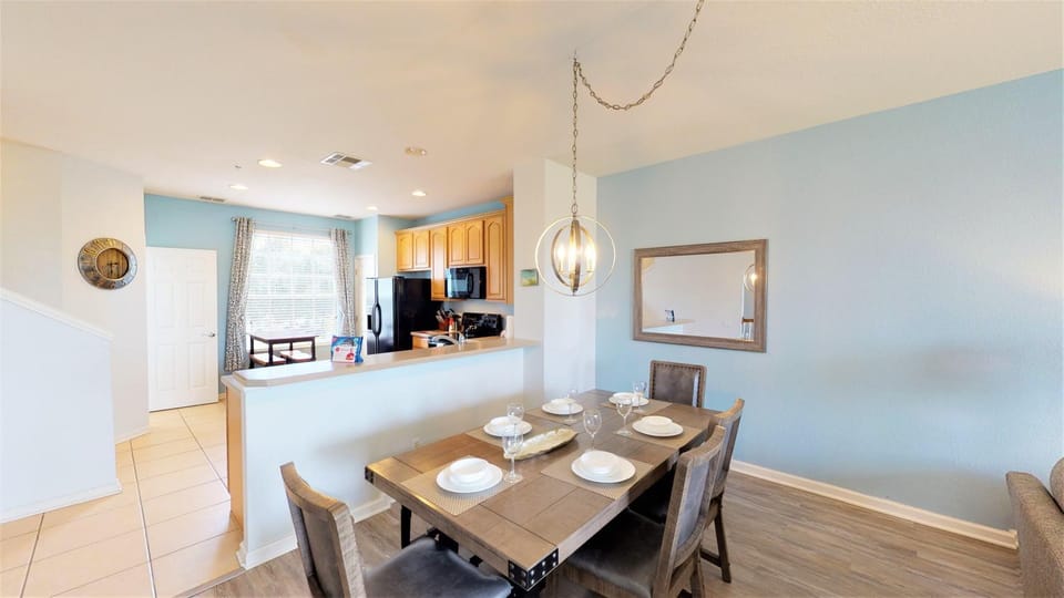 Lovely Townhome at Vista Cay Resort near WDW House in Orlando