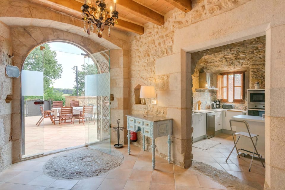 Patio, Kitchen or kitchenette, Living room, Seating area, Dining area