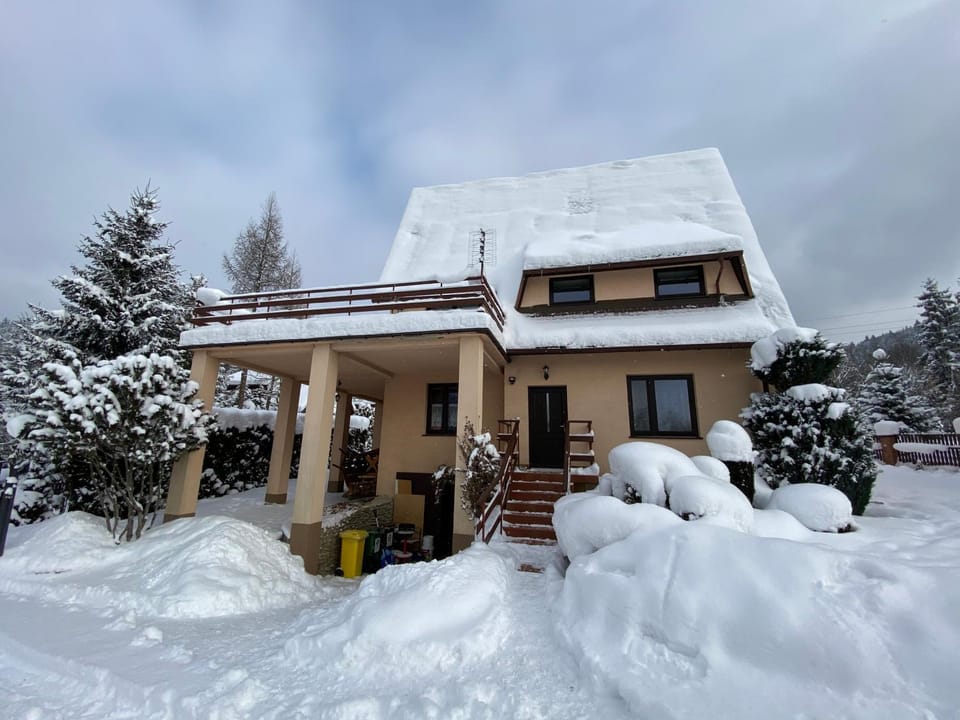 Property building, Winter