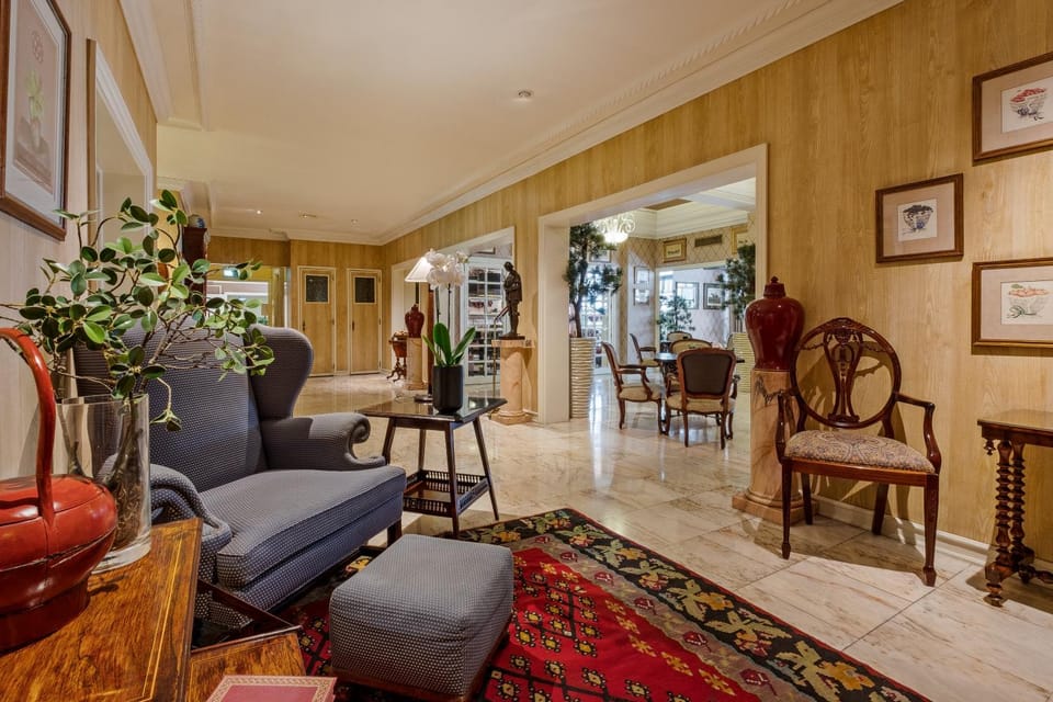 Lounge or bar