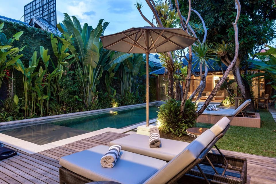 Villa Saffira, Seminyak - Pool, Garden, Rooftop - Walk to Beach and Cafes! Villa in Kuta