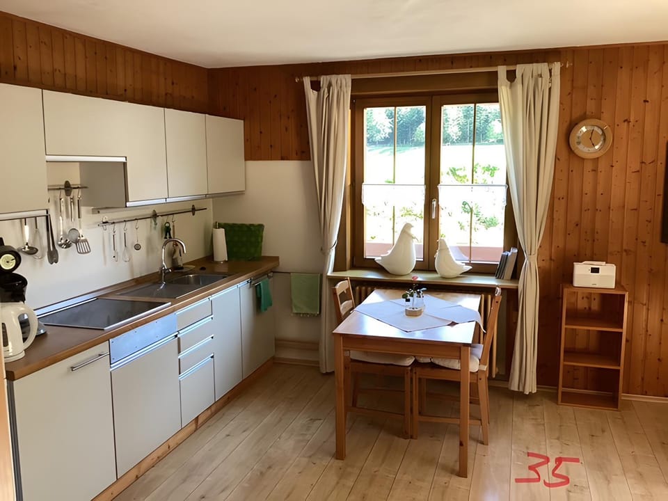 Kitchen or kitchenette, Living room