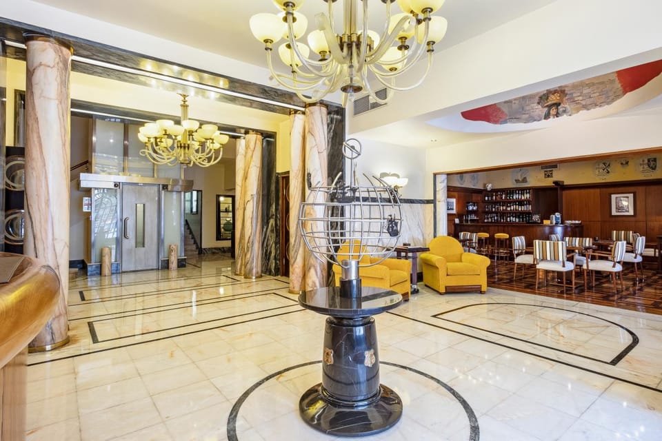 Lobby or reception, Lounge or bar