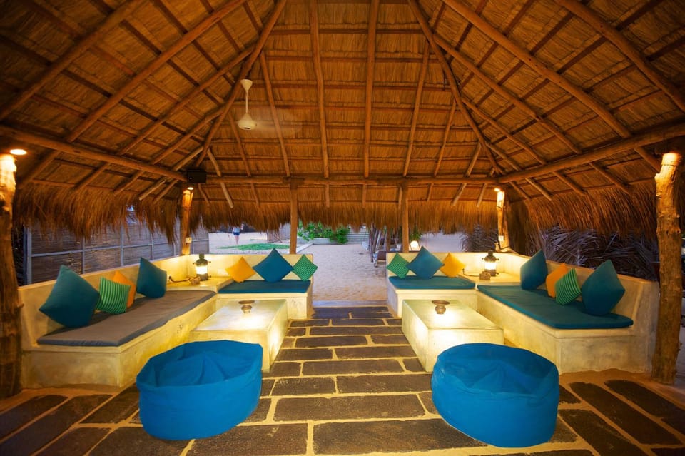 Patio, Lounge or bar