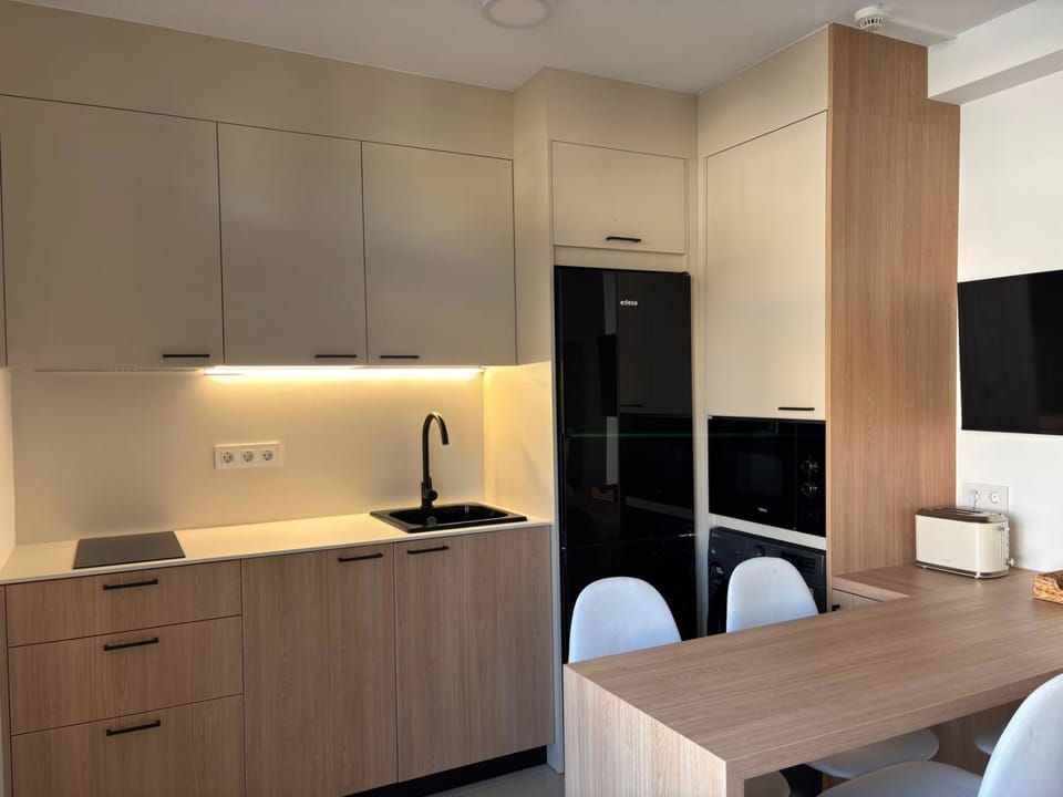 TV and multimedia, Kitchen or kitchenette, Dining area