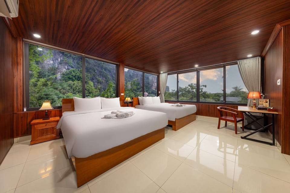 Bed, View (from property/room), Balcony/Terrace, Living room, Photo of the whole room, Seating area, Bedroom