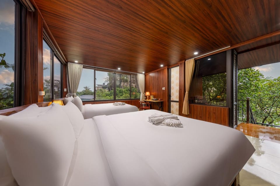 Bed, View (from property/room), Balcony/Terrace, Living room, Photo of the whole room, Seating area, Bedroom