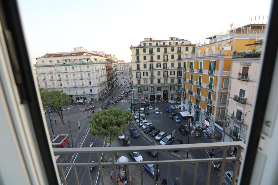 Property building, Day, Neighbourhood, Bird's eye view, City view, Street view, Parking