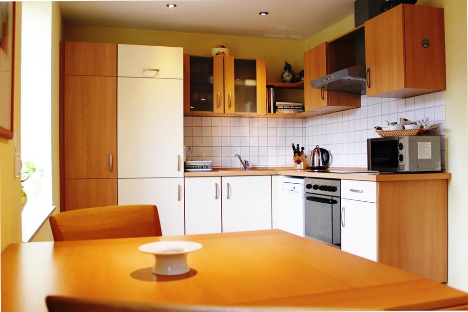Coffee/tea facilities, Kitchen or kitchenette, Dining area, dishwasher, minibar, pet friendly, stove