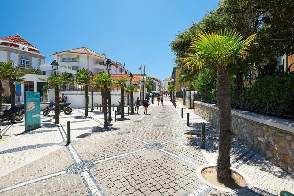 On the Beach Apartment in Cascais