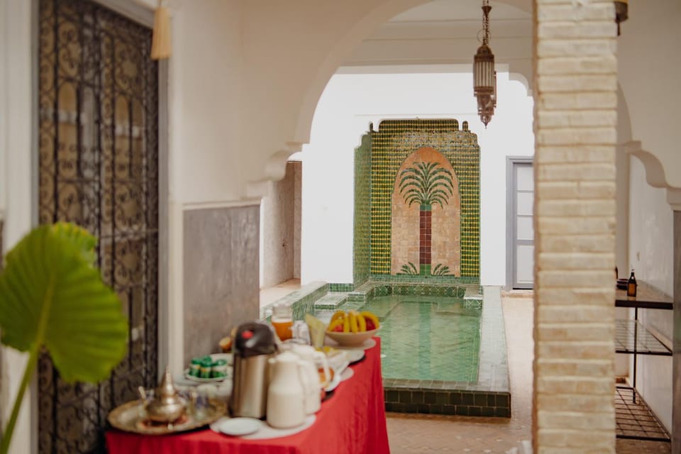 Property building, Pool view, Breakfast