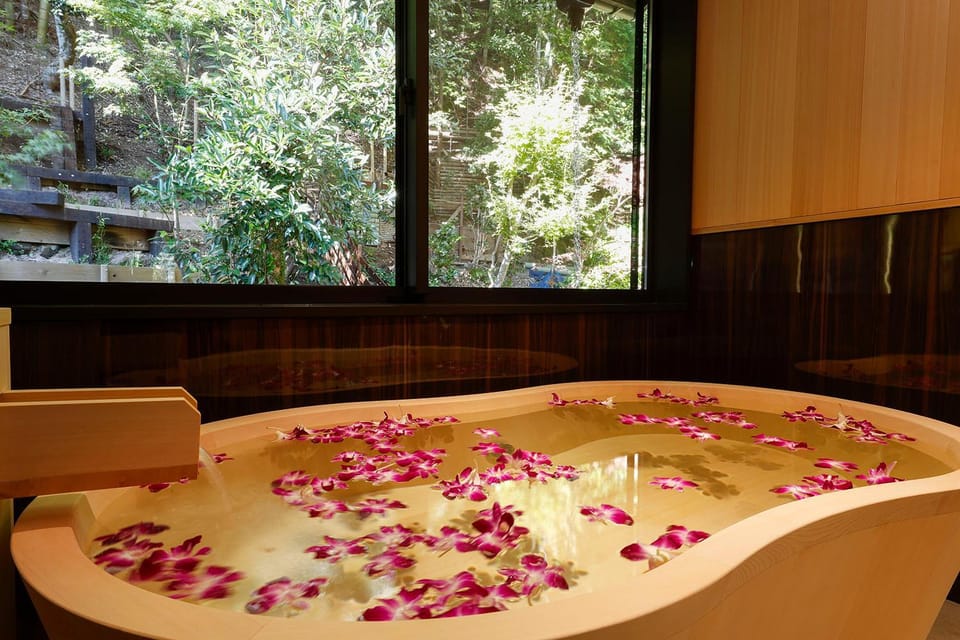 Yuraku Kinosaki Spa & Gardens Ryokan in Hyogo Prefecture