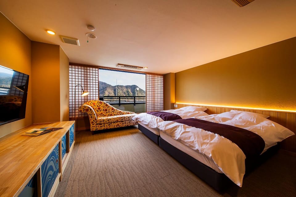 Bed, Bedroom, River view