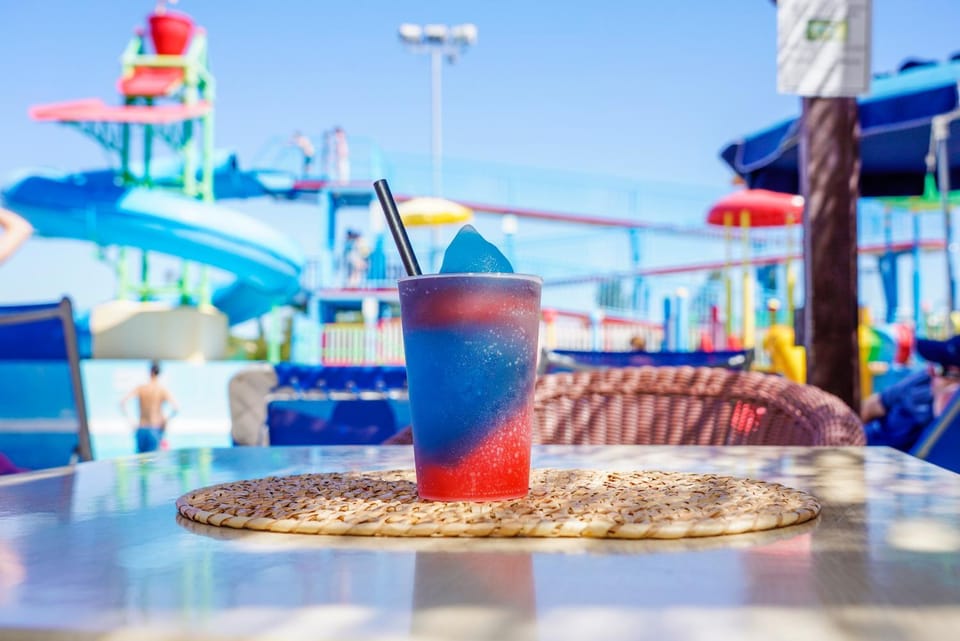 Lounge or bar, Drinks