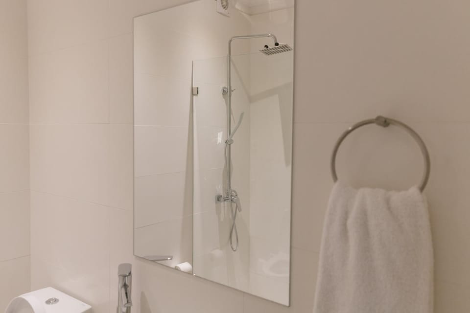 Bathroom, towels