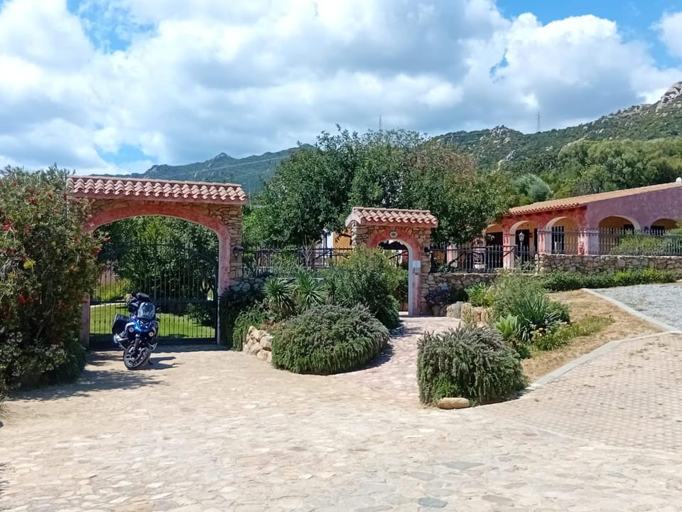 Property building, Garden view, Parking