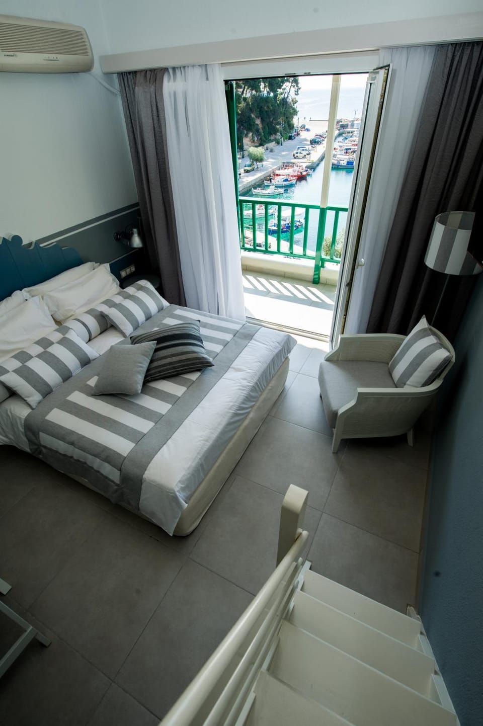 Bed, Day, View (from property/room)