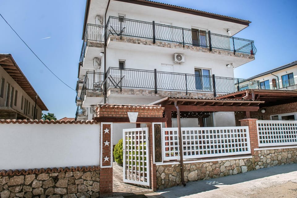 Property building, Facade/entrance