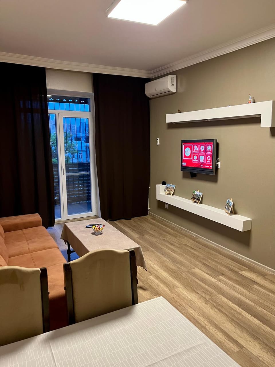 TV and multimedia, Living room, Seating area