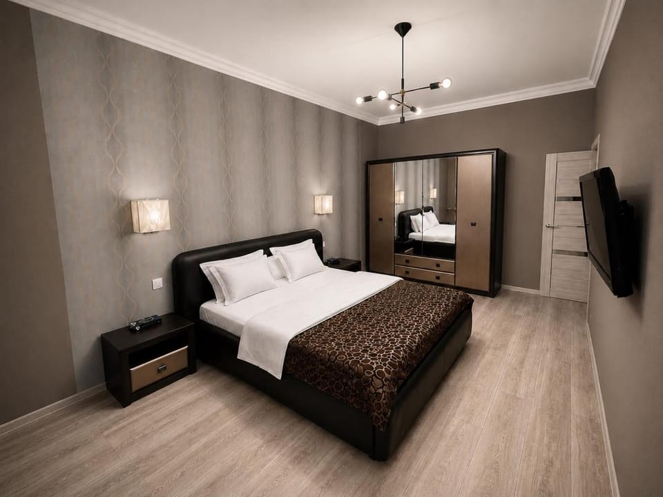 Bed, TV and multimedia, Photo of the whole room, Bedroom, wardrobe