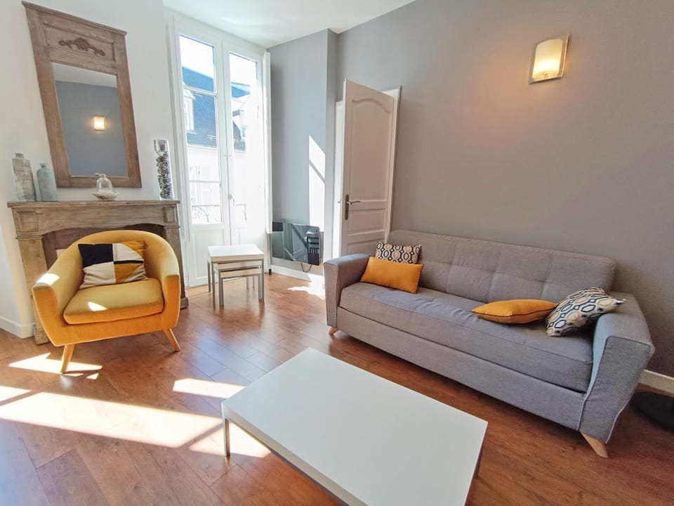 Living room, Seating area